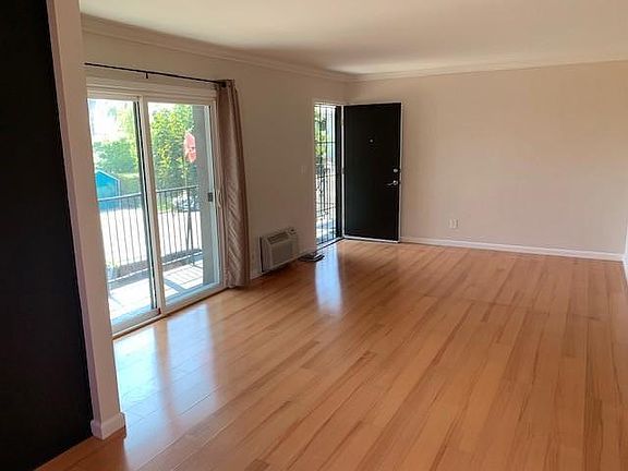 4th image of 4122 33rd St APT 4