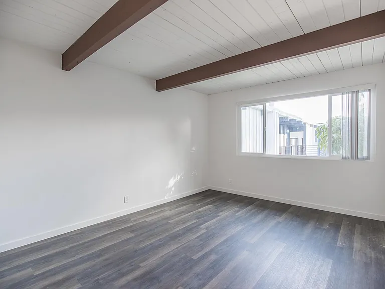 12659 Moorpark St #12 — Photo 15