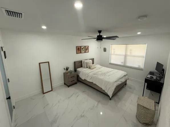 3615 Country Club Blvd #3, Cape Coral, FL 33904