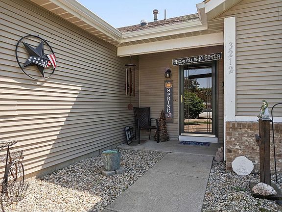 3rd image of 3212 Providence Ln