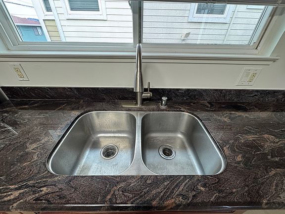 5th image of 536 4th Ln