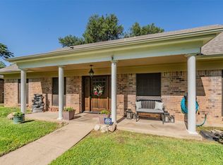 1810 Lakeside Dr, Arlington, TX 76013
