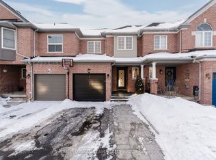 8 Oglevie Dr, Whitby, ON L1R 2Y4