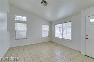 3rd image of 427 Lennox Dr