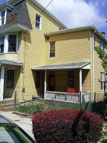 2nd image of 31 E 7th St