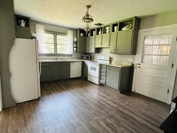 5857 Old Franklin Tpke, Glade Hill, VA 24092