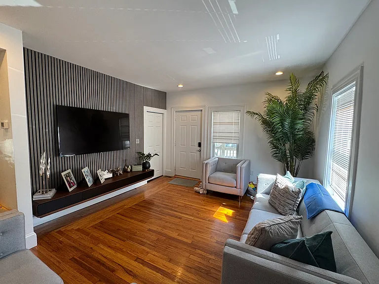 50 Wellington Ave #1 — Photo 7