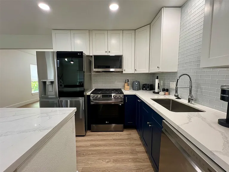 1119 Panama St — Photo 8