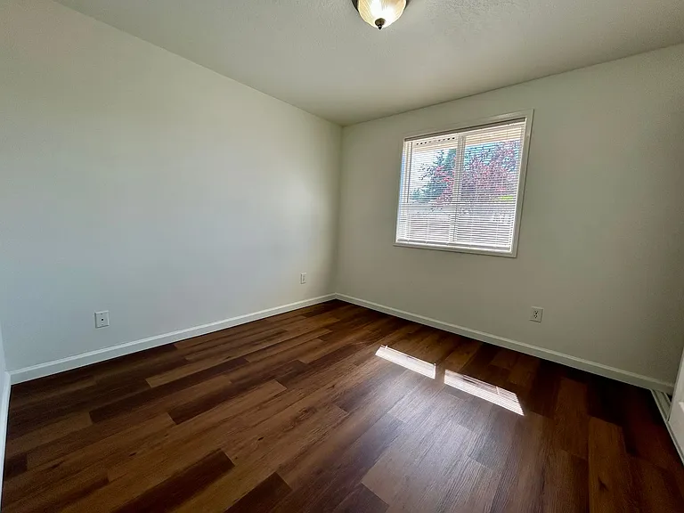 15511 NE 50th Cir — Photo 19