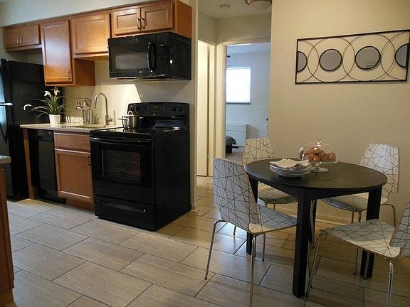 3rd image of 2050 Francis Ln #3