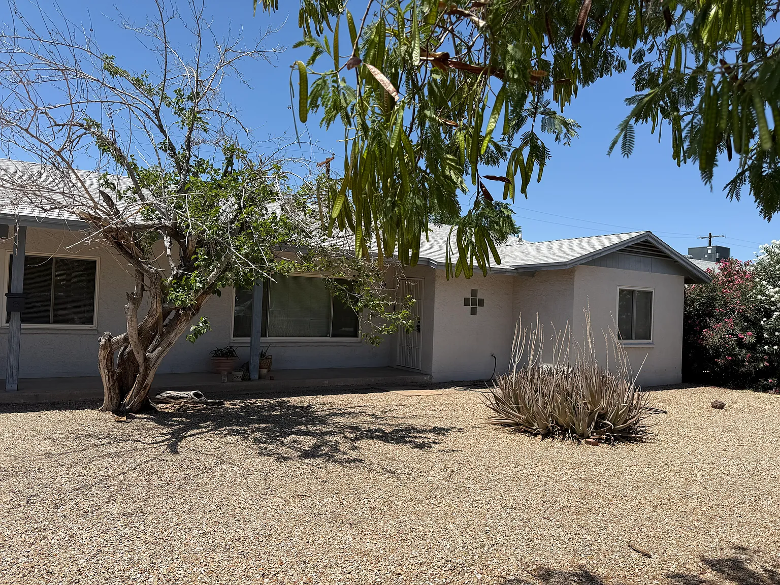3 bed, 1371 sqft, $2,100 — Photo 1