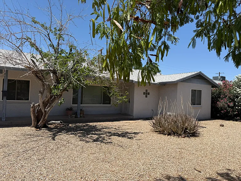 5332 N 19th Dr — Photo 1