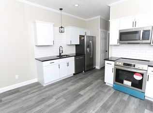 526 Pleasant St #E, Holyoke, MA 01040