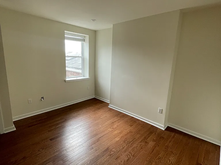 507 S 9th St #302 — Photo 2