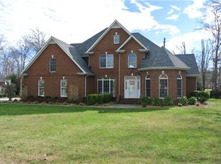 210 Albemarle Dr, Tullahoma, TN 37388