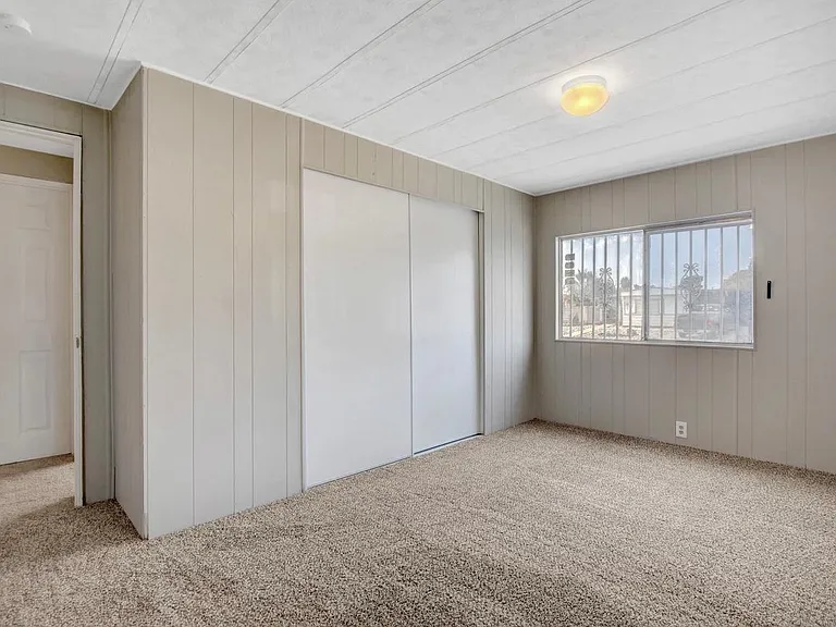 136 Sir Thomas Dr — Photo 23