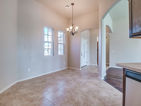 Dining open to living