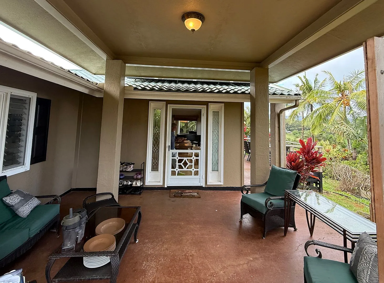 Upper Kapahi 6 bed 5 bath Multi generational single family home. — Photo 3