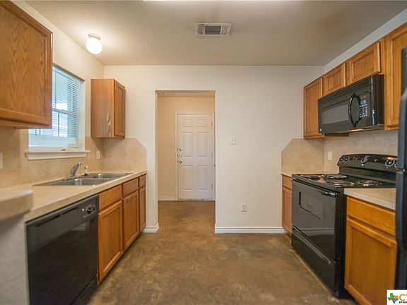 2nd image of 4004 Cambridge Dr