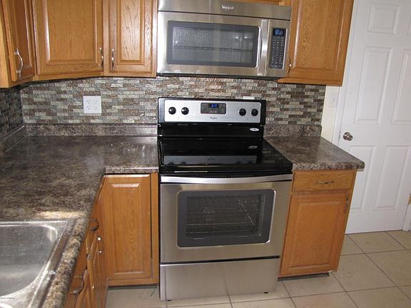 3rd image of 14298 James St