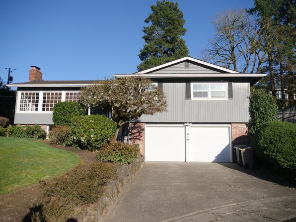 1525 Ivy Ct