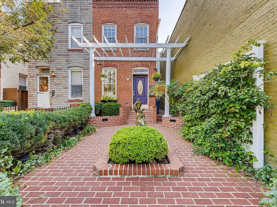 1st image of 621 S Montford Ave