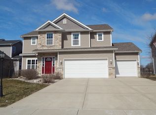 39 Mark Twain Dr, Valparaiso, IN 46385