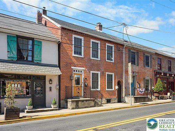 2nd image of 104 S Chestnut St