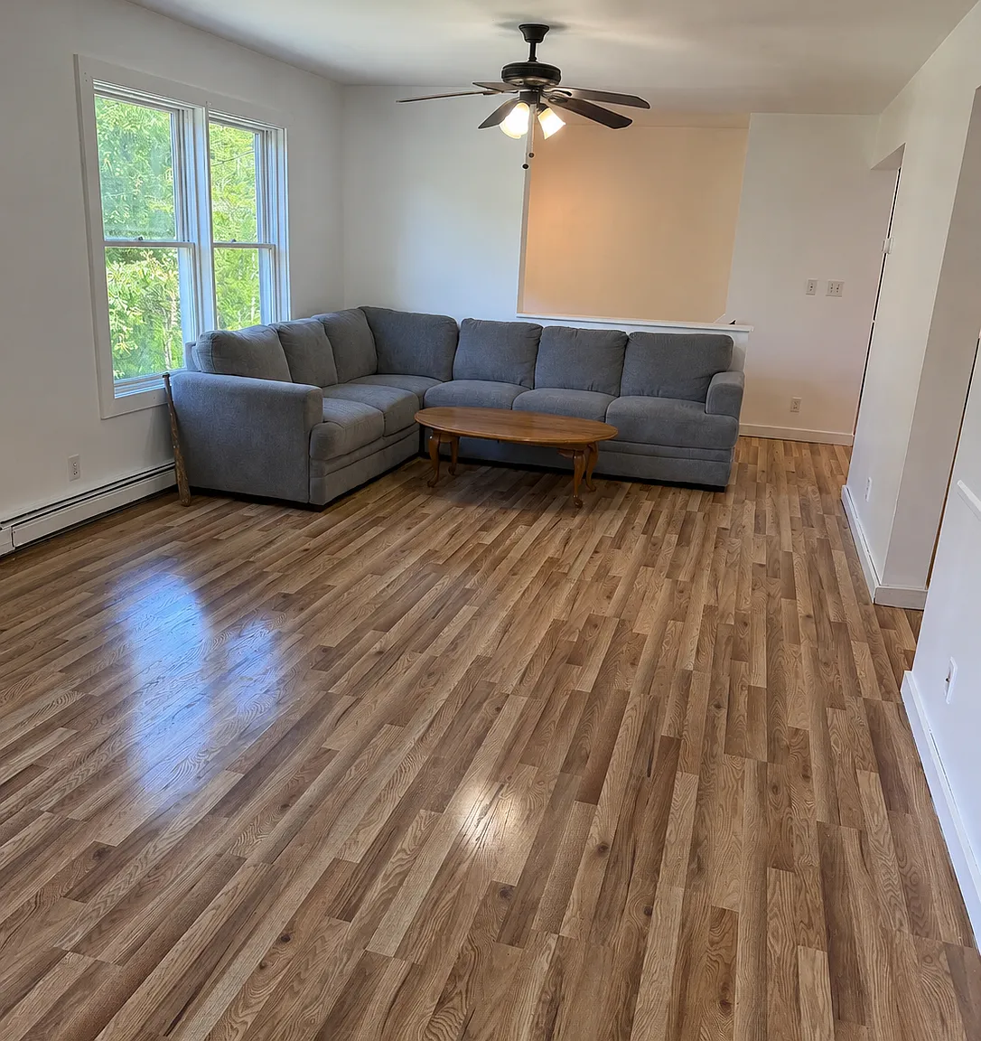 6 bed, 2.5 bath, 3000 sqft, $2,950 — Photo 2