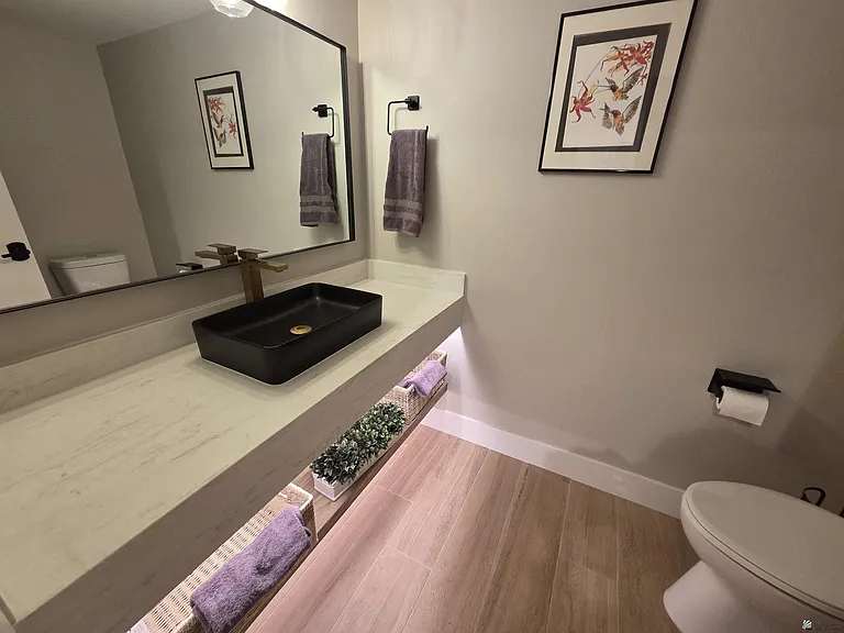 1440 E Laguna Pl — Photo 8