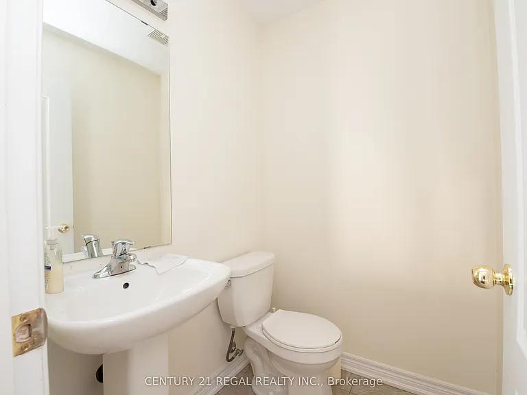 43 Tollgate St #UPPER — Photo 6