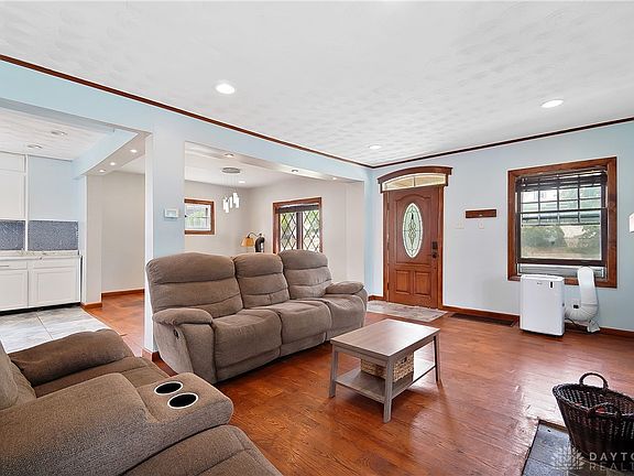 3rd image of 106 Marson Dr