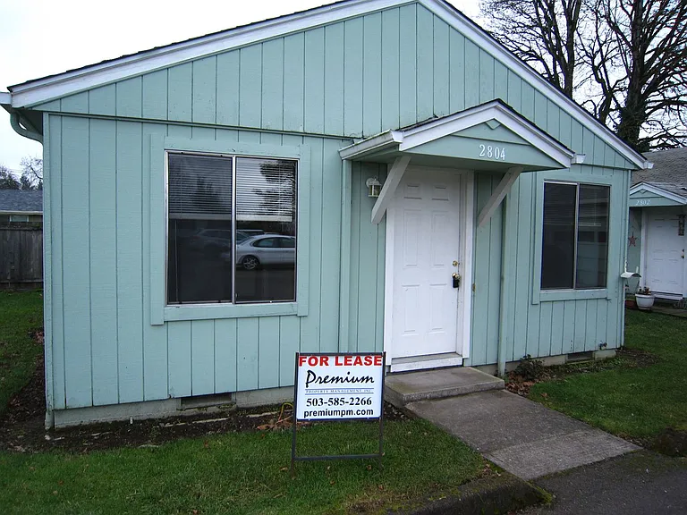 One Bedroom House, Water, Sewer and Garbage are Provided! — Photo 13