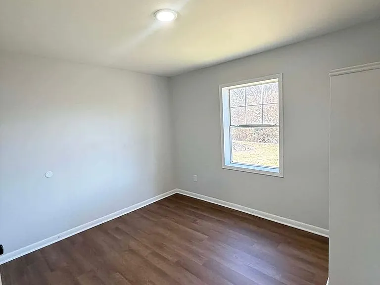 530 N Main St — Photo 3