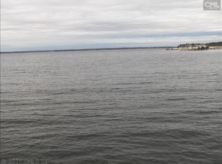 405 Snelgrove Landing Ln, Lexington, SC 29072