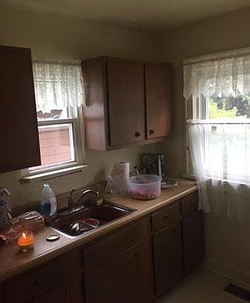 4th image of 222 N Wilson Blvd