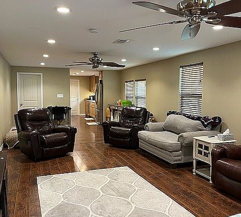 4th image of 924 Helena Ave