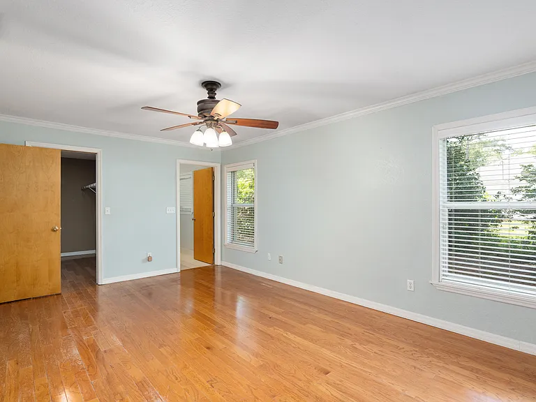 1194 NE 155th Ct — Photo 2
