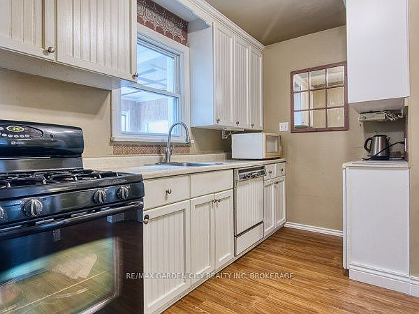 15th image of 6159 Toby Cres