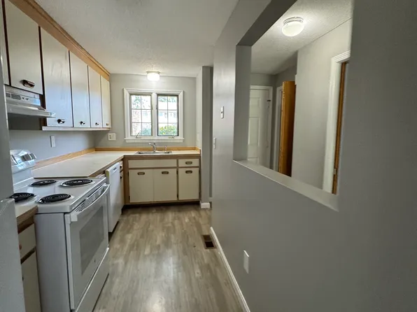 337 Fox Hollow Dr, Hudson, NH 03051