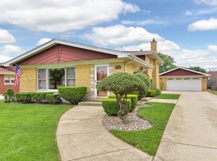 5225 W 105th St, Oak Lawn, IL 60453