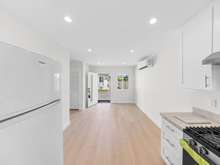 1029 N Glendale Ave #A — Photo 5