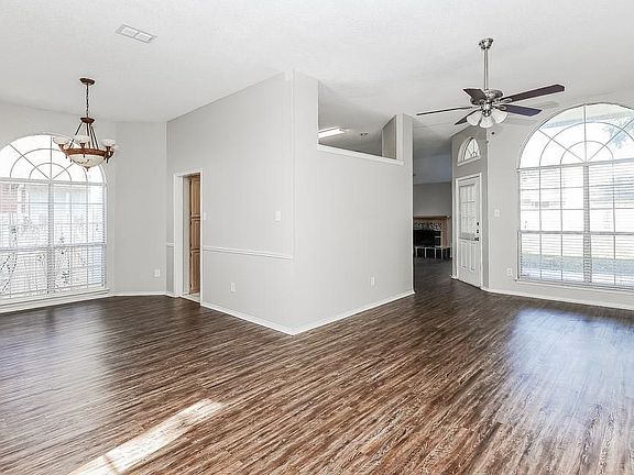 4th image of 2512 Clovermeadow Dr