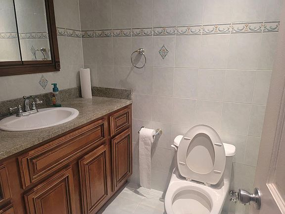 4th image of 1442 E 104th St #2
