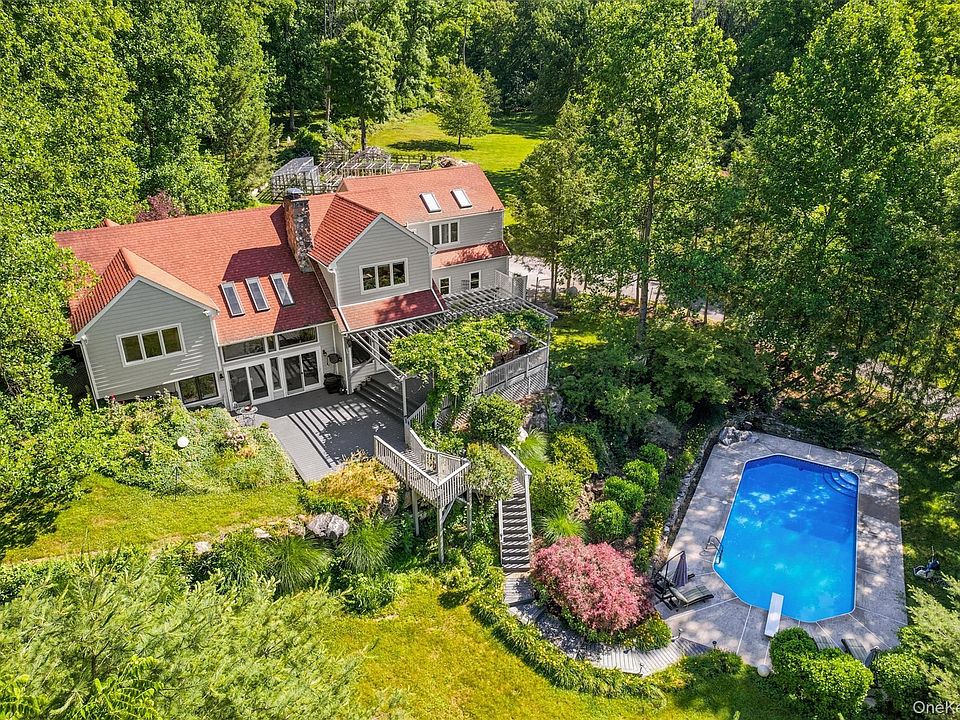 1st image of 36 Chardavoyne Road