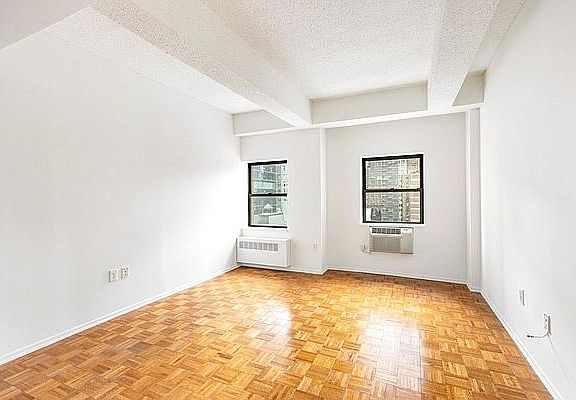 5th image of 360 W 34th St APT 4J