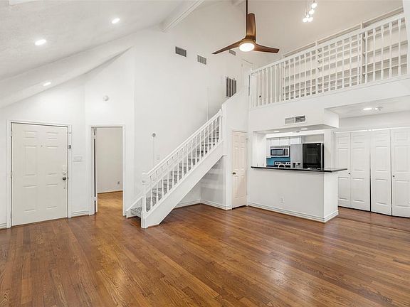 2nd image of 2300 Old Spanish Trl APT 2025