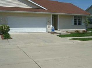 927 Robin Cir, Altoona, IA 50009