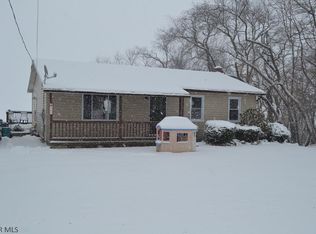 402 Lutzville Rd, Everett, PA 15537