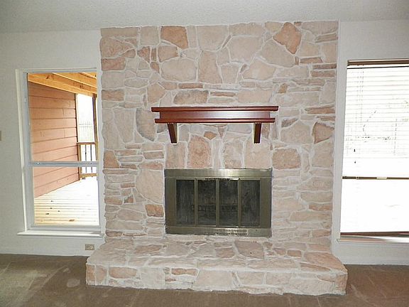 5th image of 15907 Spinnaker Dr